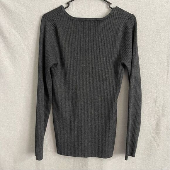 GNW Grey Long Sleeve Ribbed Sweater with Chainlink Keyhole Neckline - Picture 4 of 6